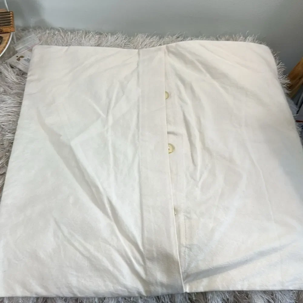 Pottery Barn Cora Medallion Embroidered Pillow Cover 20”x 20” Neutral‎ Tones